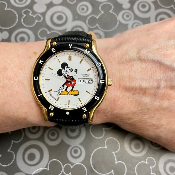 Vintage Disney X Seiko Mickey Mouse Men's / Unisex Watch 7N43-6A99 - Picture 8 of 16